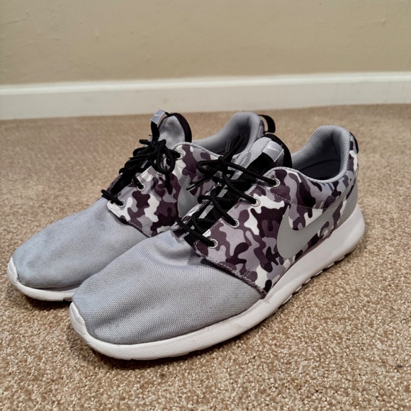 Men's Nike Roshe Running Shoes - Size 13 - Grey Camo - Picture 2 of 6